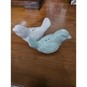 Bird Salt and Pepper Shakers Beautiful
